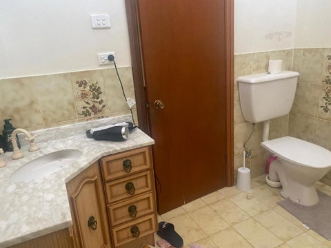 Elegant Castlehill Stay - Accommodation Sunshine Coast 3