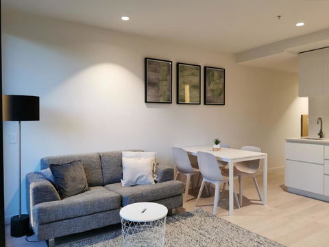 EQ Tower Modern Apartments Melbourne Central CBD - Accommodation Sunshine Coast 2