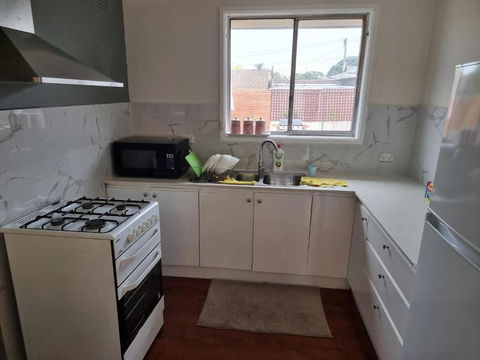 Entire 3 Bed Rooms Unit -Rosy House 1 - Accommodation Sunshine Coast 1