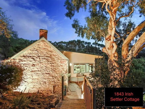 Galway Cottage - Accommodation Sunshine Coast 0