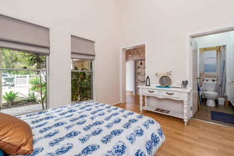 Gawler Townhouses 1C , 1 Queen Bed - Accommodation Sunshine Coast 0