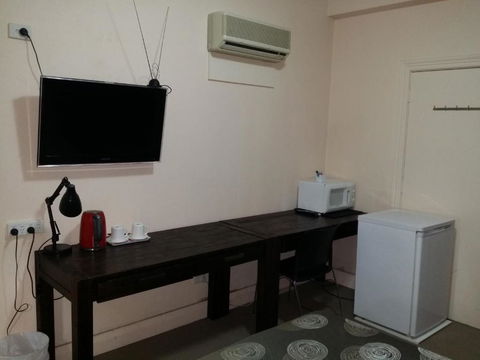 Hampton Court Apartments - Accommodation Sunshine Coast 2