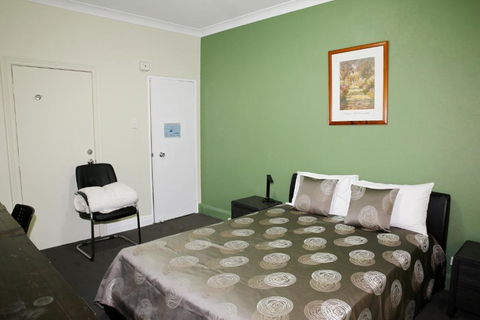 Hampton Court Apartments - Accommodation Sunshine Coast 1