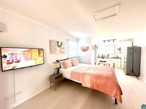 Happy Studio In NewCastle - Accommodation Sunshine Coast 0