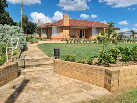 Harden Golfers Rest Accommodation - Accommodation Sunshine Coast 0