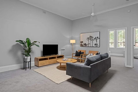 Haven On Hunter 500m To Civic Theatre - Accommodation Sunshine Coast 0