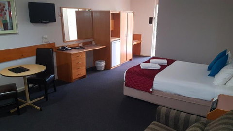 Hilltops Retreat Motor Inn - Accommodation Sunshine Coast 3