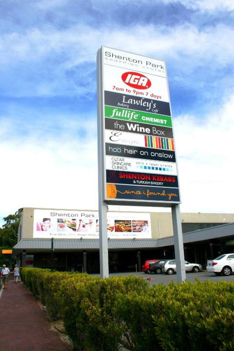 Hensman 5 - 1BRM Unit With Courtyard & Parking - Accommodation Sunshine Coast 3