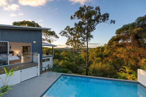 Hinterland Dreamers Poolside Retreat - Accommodation Sunshine Coast 2