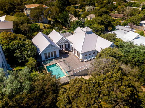 Idyllic Beach House Blairgowrie - 100m To Foreshore, 700m Walk To Village - Accommodation Sunshine Coast 0