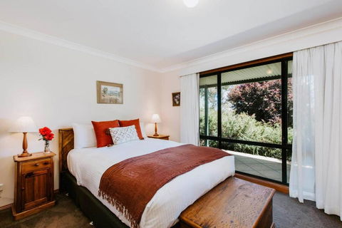 Idyllic Farm Stay Seclusion At Ithaca Cottage - Accommodation Sunshine Coast 2
