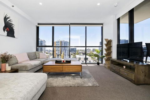 Isaac - The Cityscape View Apartment - Accommodation Sunshine Coast 2