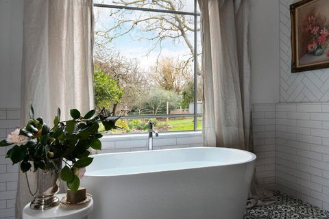 Innisfree - Accommodation Sunshine Coast 2