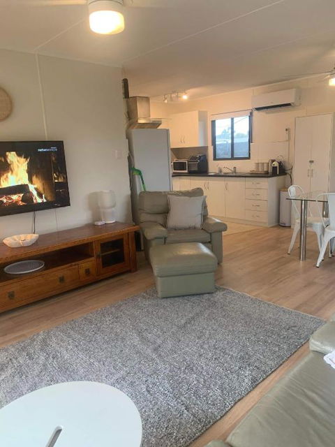 Investigator Beach Breeze Apartments U1 - Accommodation Sunshine Coast 1