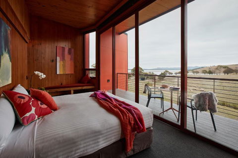 Iron Creek Bay Estate - Accommodation Sunshine Coast 0