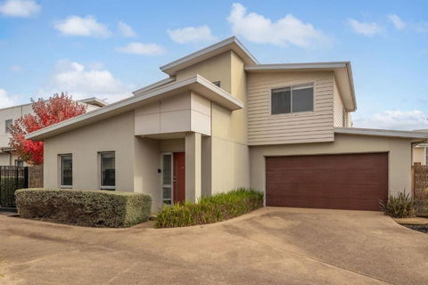 Island Oasis - Accommodation Sunshine Coast 1