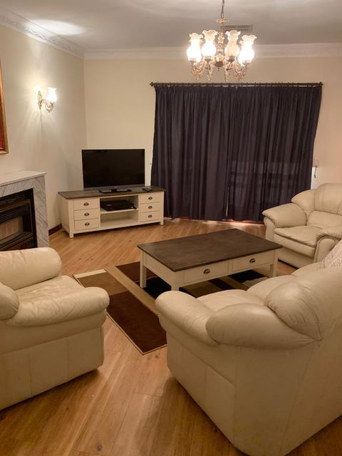 Adelaide's Holiday Home - Accommodation Sunshine Coast 2