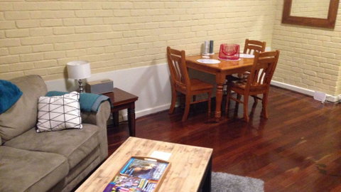 Affordable & Comfortable Apartment On Langley Park - Accommodation Sunshine Coast 0