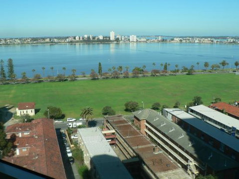 Affordable & Comfortable Apartment On Langley Park - Accommodation Sunshine Coast 2