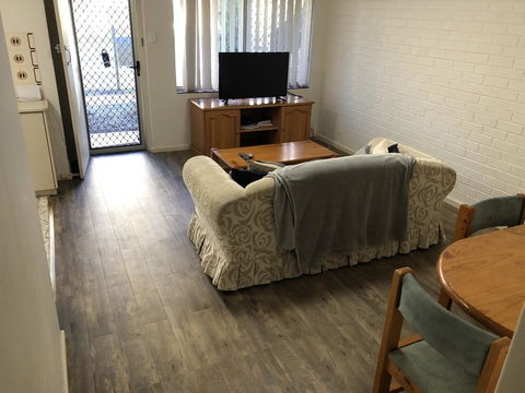 Affordable Comfortable Inglewood Apartment+Pool - Accommodation Sunshine Coast 1