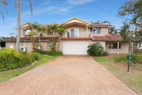 Ajax Avenue, 6 - Accommodation Sunshine Coast 1