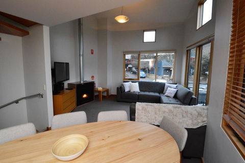 Akuna 3 - Accommodation Sunshine Coast 0