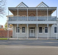 Albury Suites - Waterstreet - Accommodation Sunshine Coast