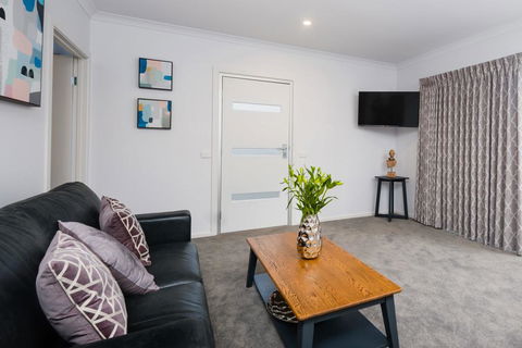 Albury Yalandra Apartment 5 - Accommodation Sunshine Coast 1