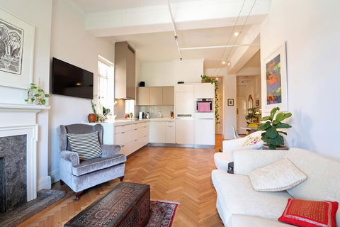 Alcaston House - Parliament House 300m, WiFi, Netflix - Accommodation Sunshine Coast 1