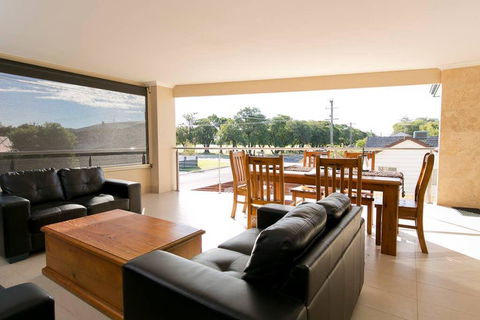 Alcedonia Retreat - Accommodation Sunshine Coast 1