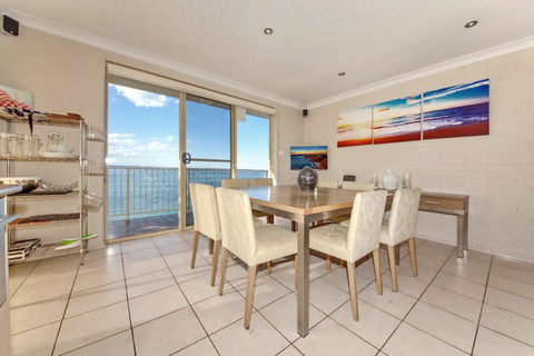 Alcheringa Unit 3 & 4, 32 Sandy Point Road - Accommodation Sunshine Coast 3