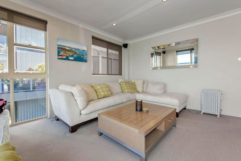 Alcheringa Unit 3 & 4, 32 Sandy Point Road - Accommodation Sunshine Coast 1