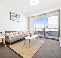 All amenities only downstairs 20 mins to CBD - Accommodation Sunshine Coast