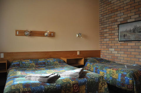 All Travellers Motor Inn - Accommodation Sunshine Coast 2