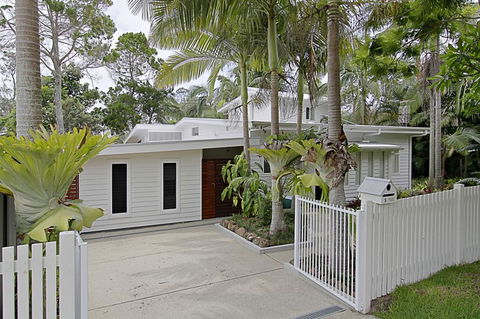 Allure - Accommodation Sunshine Coast 0
