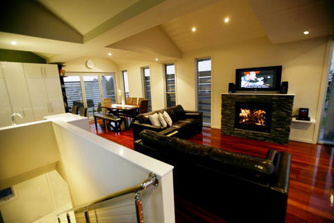 Aloha Beachfront Port Fairy - Accommodation Sunshine Coast 2