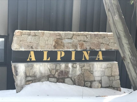 Alpina - Accommodation Sunshine Coast 0
