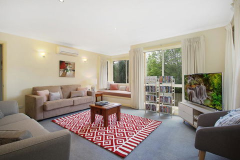 Alpine Vista - Short Walk To Town Centre - Accommodation Sunshine Coast 3