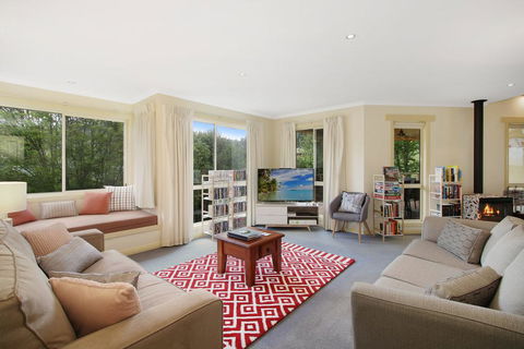 Alpine Vista - Short Walk To Town Centre - Accommodation Sunshine Coast 0