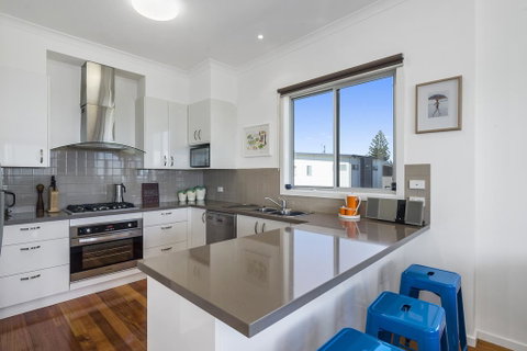 Anchorage - Accommodation Sunshine Coast 2