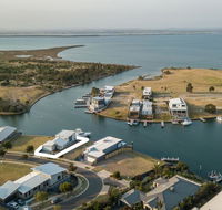 Anchored - Access to the Gippsland Lakes - Accommodation Sunshine Coast