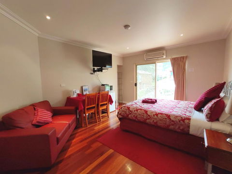 Angela's Beach Stays - Accommodation Sunshine Coast 0