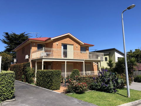 Angela's Beach Stays - Accommodation Sunshine Coast 1