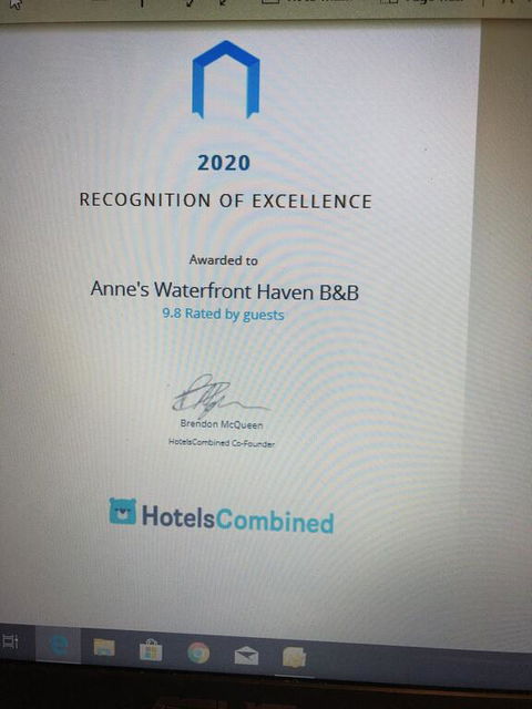 Anne's Waterfront Haven B&B - Accommodation Sunshine Coast 1