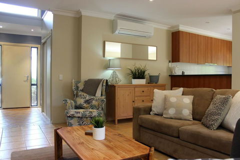 Annie's Place - Accommodation Sunshine Coast 1