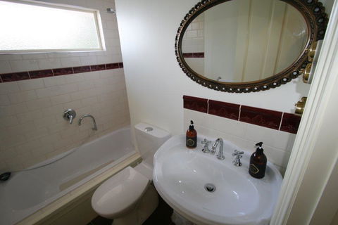 Annies Garden Cottage - Accommodation Sunshine Coast 3