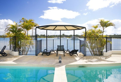 Apartment 5 Commodore - Accommodation Sunshine Coast 2