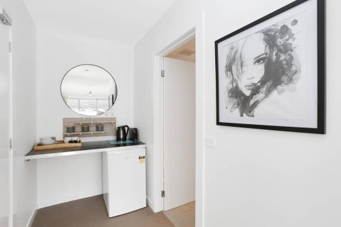 APOLLO 13 STUDIO - Free Wifi, Opposite Beach! - Accommodation Sunshine Coast 3