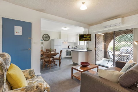 Apollo Unit 10 - Accommodation Sunshine Coast 2