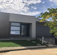 Apple House Tarneit North - Accommodation Sunshine Coast